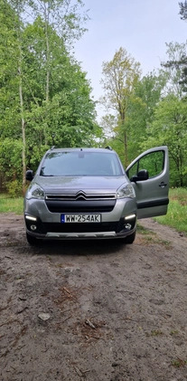 Citroen Berlingo cena 37500 przebieg: 180200, rok produkcji 2017 z Warszawa małe 67